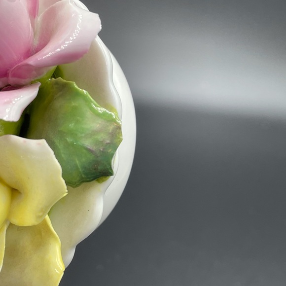 Vintage Crown Staffs England Fine Bone China Rose Bouquet - Picture 6 of 8